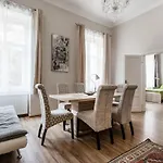 Buda Castle -shiny 3 Bedrooms