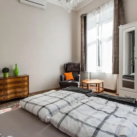 Apartamento Buda Castle -shiny 3 Bedrooms Budapeste