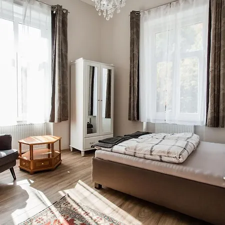 Buda Castle -shiny 3 Bedrooms