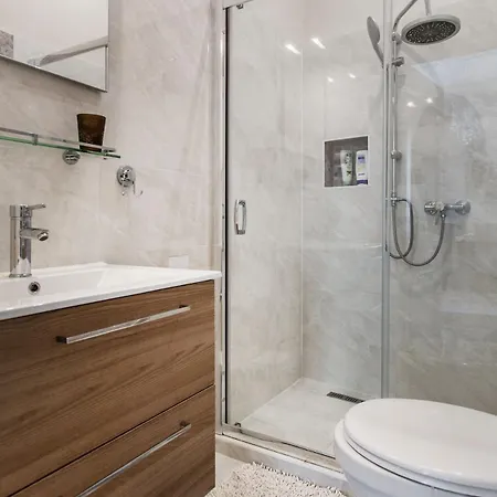 Buda Castle -shiny 3 Bedrooms