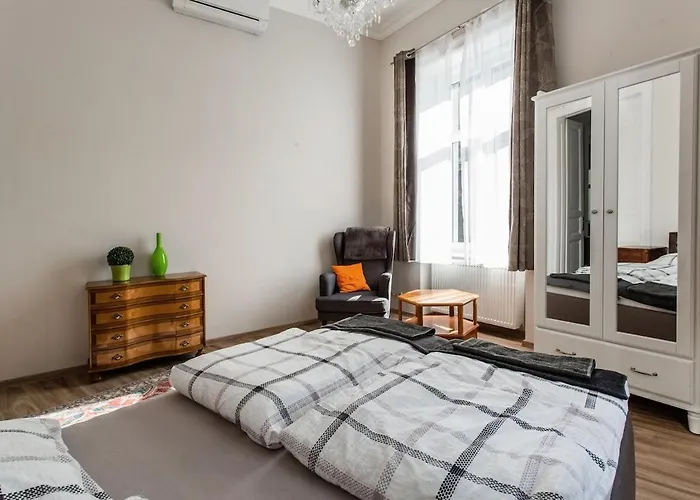 Appartement Buda Castle -shiny 3 Bedrooms Boedapest