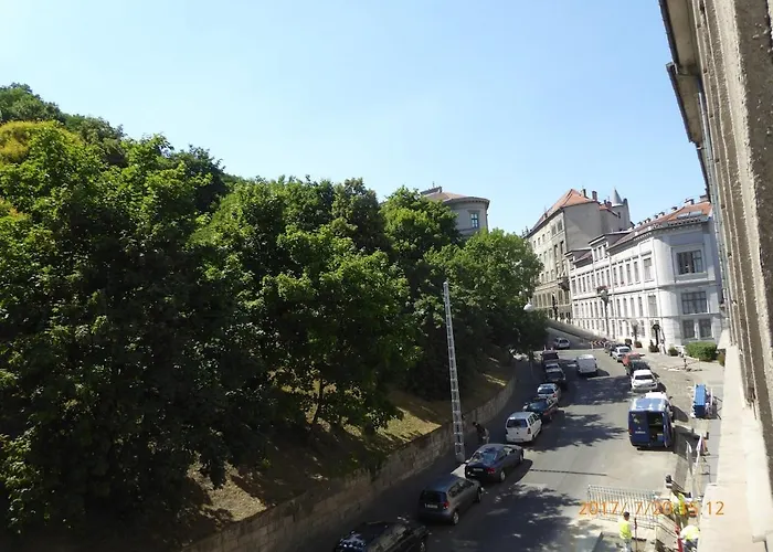Buda Castle -shiny 3 Bedrooms Appartement Boedapest