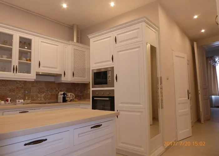 Appartement Buda Castle -shiny 3 Bedrooms Boedapest