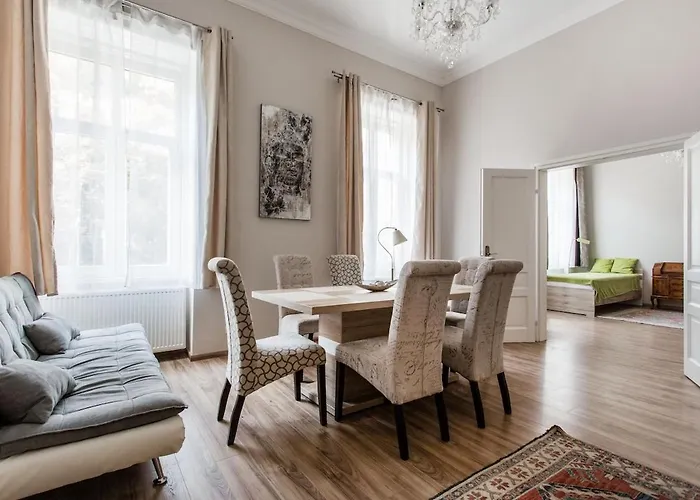 Buda Castle -shiny 3 Bedrooms